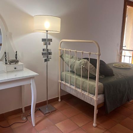 Le Mazet De Choubouloute Bed & Breakfast Saint-Gilles  Exterior foto