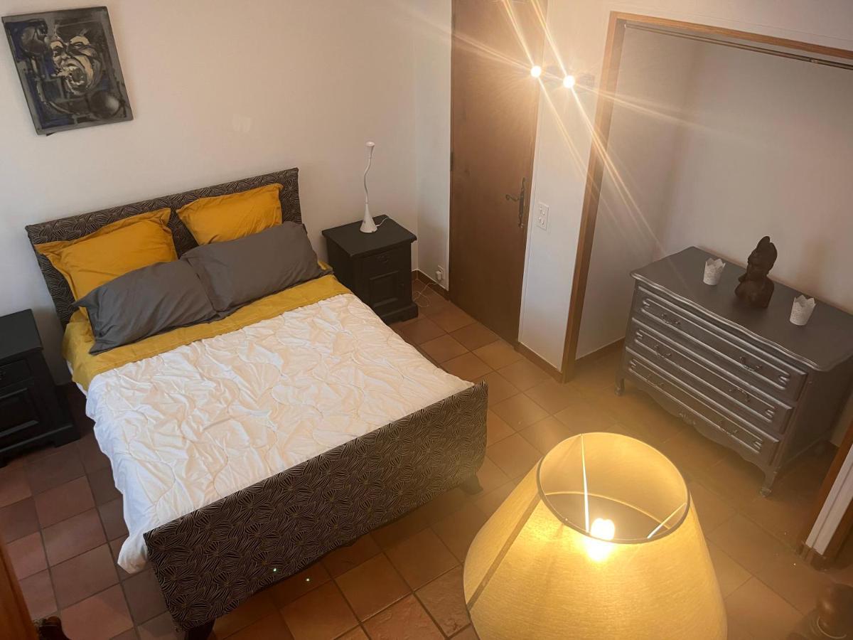 Le Mazet De Choubouloute Bed & Breakfast Saint-Gilles  Exterior foto