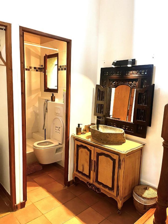 Le Mazet De Choubouloute Bed & Breakfast Saint-Gilles  Exterior foto
