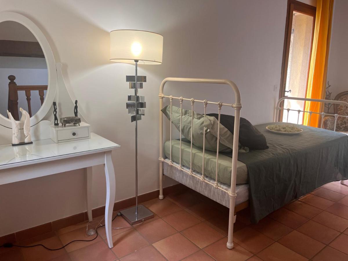 Le Mazet De Choubouloute Bed & Breakfast Saint-Gilles  Exterior foto