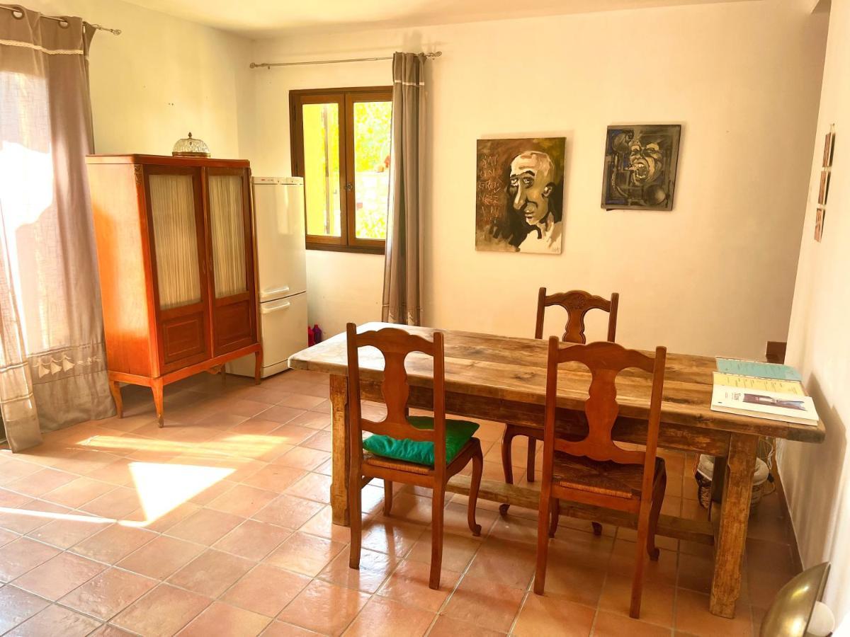 Le Mazet De Choubouloute Bed & Breakfast Saint-Gilles  Exterior foto