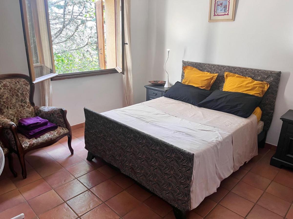 Le Mazet De Choubouloute Bed & Breakfast Saint-Gilles  Exterior foto